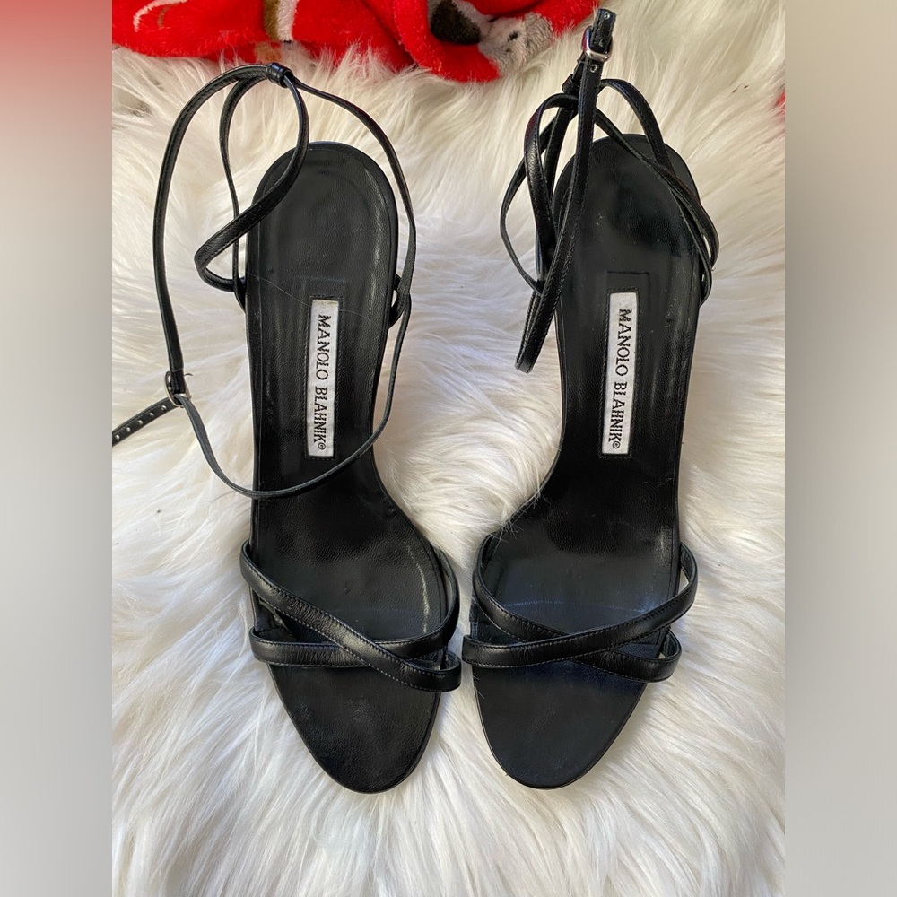 Manolo blahkin heels black color size 8